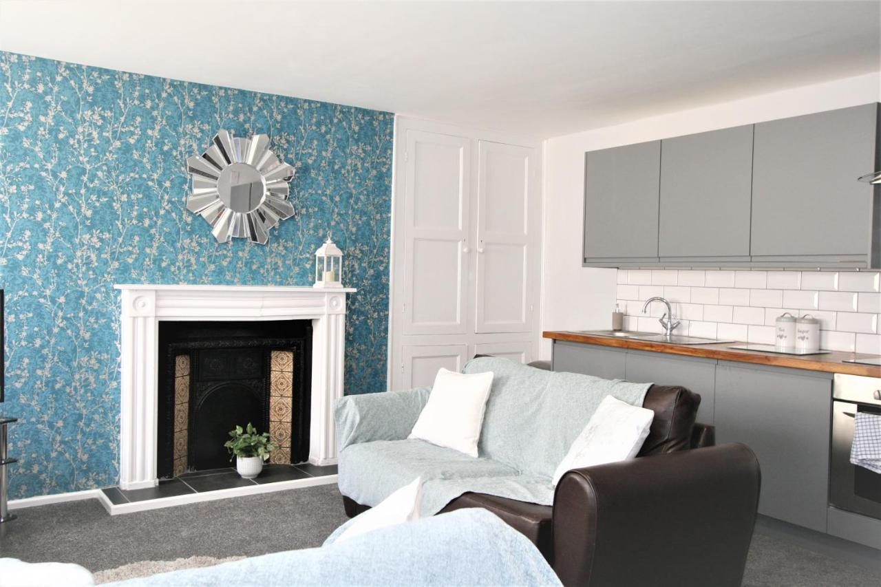 Central Serviced Apartments By Roomsbooked Cheltenham Kültér fotó