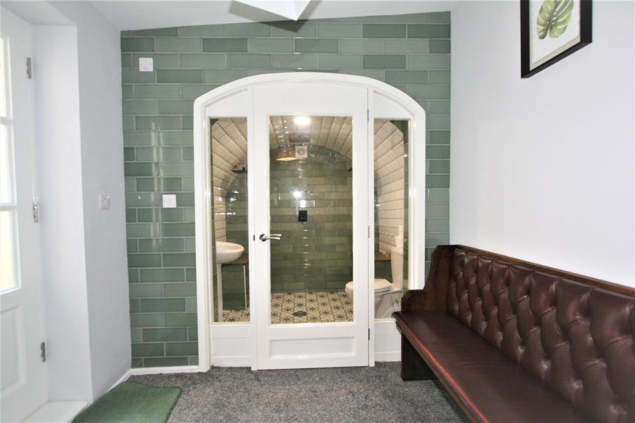 Central Serviced Apartments By Roomsbooked Cheltenham Kültér fotó