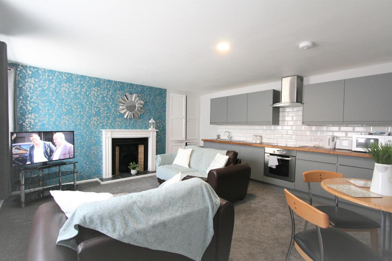 Central Serviced Apartments By Roomsbooked Cheltenham Kültér fotó
