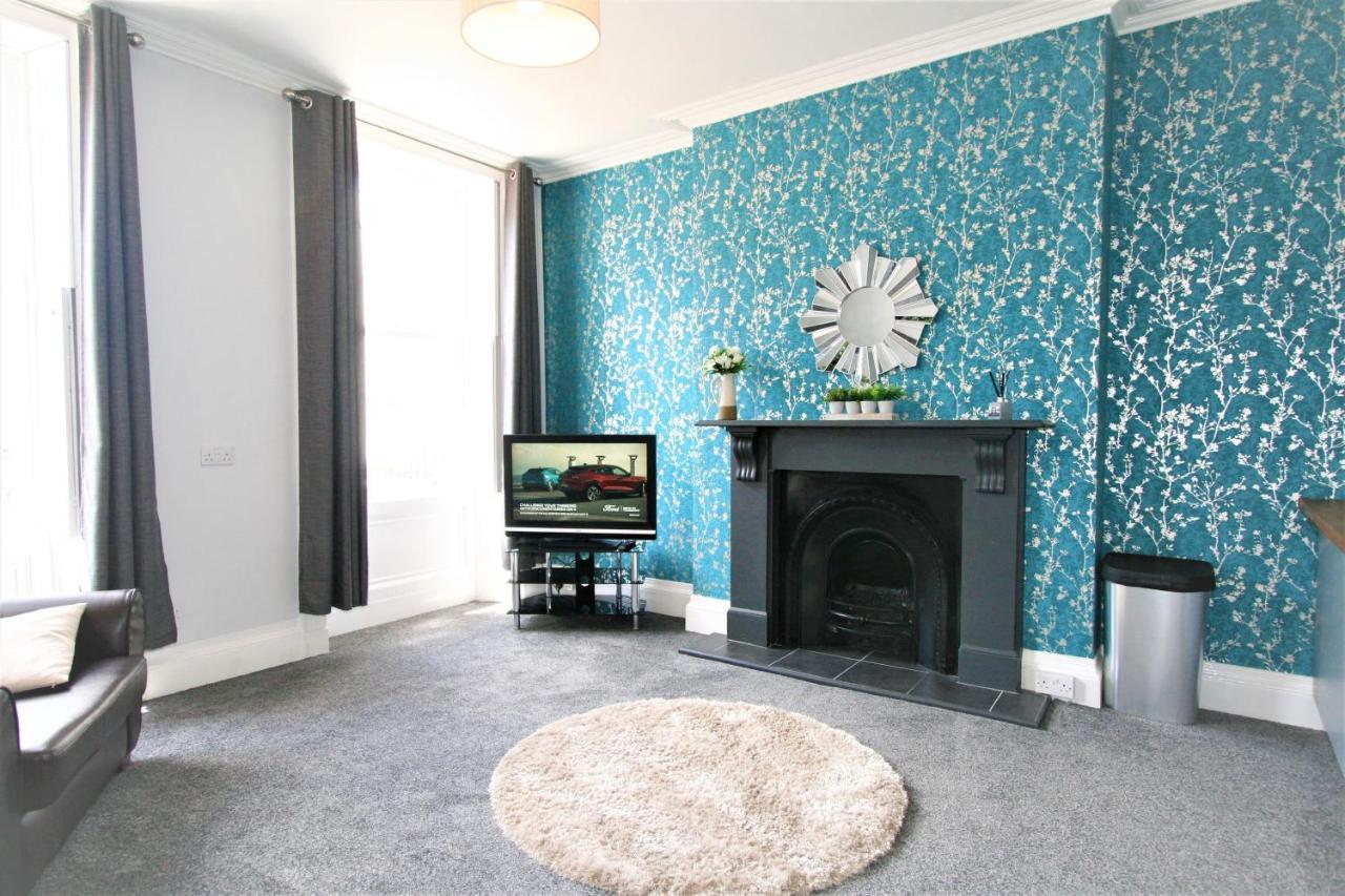 Central Serviced Apartments By Roomsbooked Cheltenham Kültér fotó