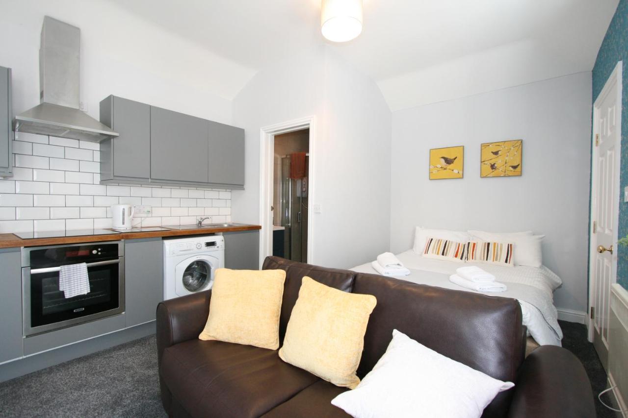 Central Serviced Apartments By Roomsbooked Cheltenham Kültér fotó