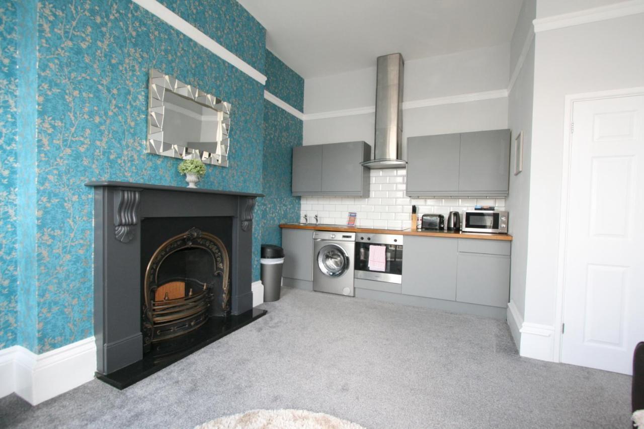 Central Serviced Apartments By Roomsbooked Cheltenham Kültér fotó