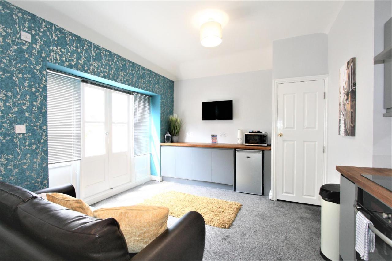Central Serviced Apartments By Roomsbooked Cheltenham Kültér fotó