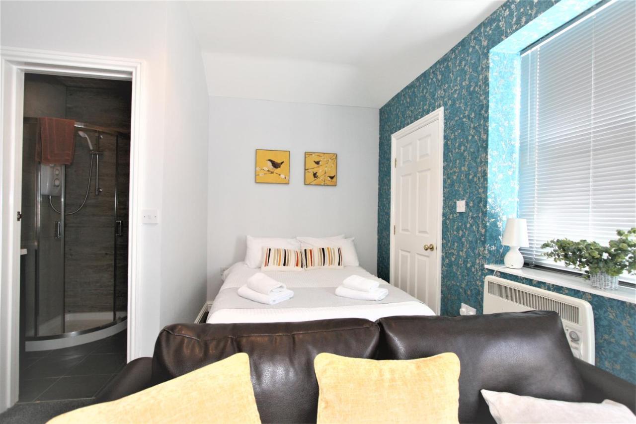 Central Serviced Apartments By Roomsbooked Cheltenham Kültér fotó