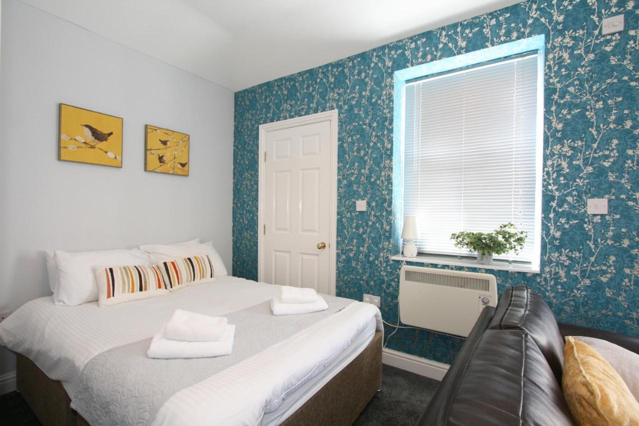 Central Serviced Apartments By Roomsbooked Cheltenham Kültér fotó